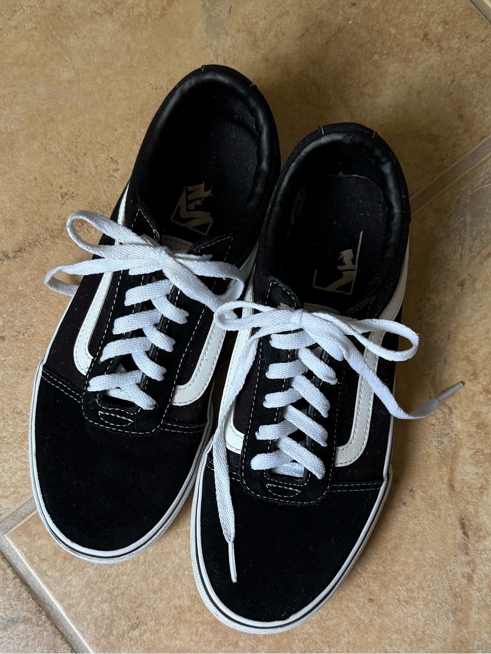 Vans Old Skool Black Low-Top Skate Sneakers with White Stripe - unisex